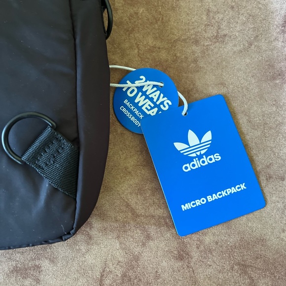 ADIDAS ORIGINALS NWT AUTHENTIC BLACK MICRO CROSSBODY & BACKPACK ALL IN ONE - Picture 11 of 15